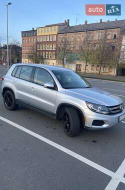 Volkswagen Tiguan  2013