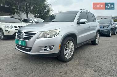 Volkswagen Tiguan  2011
