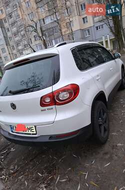 Volkswagen Tiguan  2009