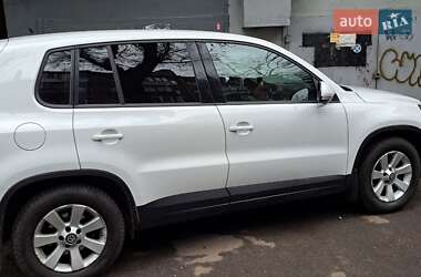 Volkswagen Tiguan  2014