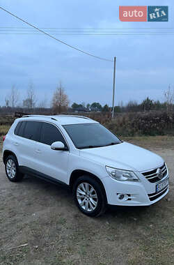 Volkswagen Tiguan  2011