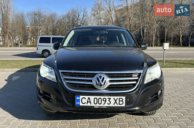 Volkswagen Tiguan  2010