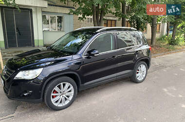 Volkswagen Tiguan  2011