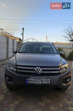 Volkswagen Tiguan  2012