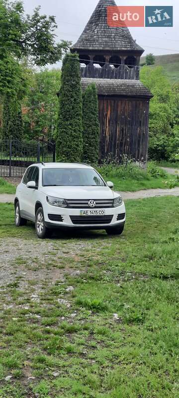 Внедорожник / Кроссовер Volkswagen Tiguan