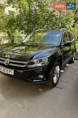 Volkswagen Tiguan  2012