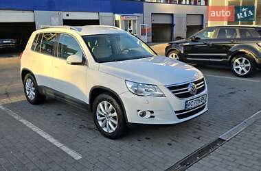 Volkswagen Tiguan  2011