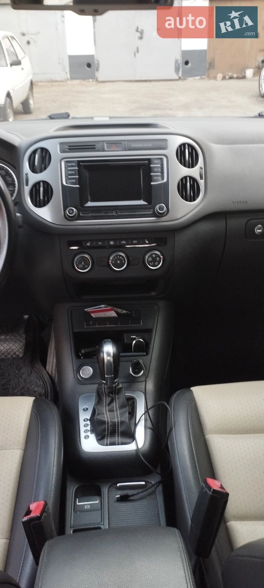 Volkswagen Tiguan 2015 VIN WVGAV7AX6GW530101 фото оголошення 9 з 10