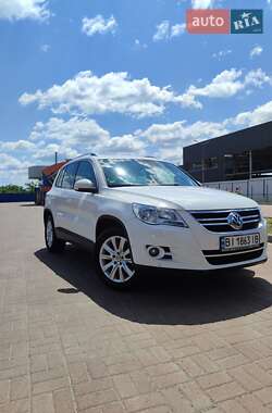 Volkswagen Tiguan  2010