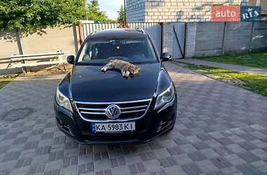 Volkswagen Tiguan  2010