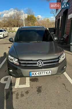 Volkswagen Tiguan  2011