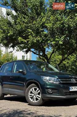 Volkswagen Tiguan  2014