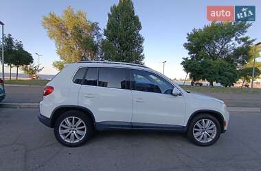 Volkswagen Tiguan  2011