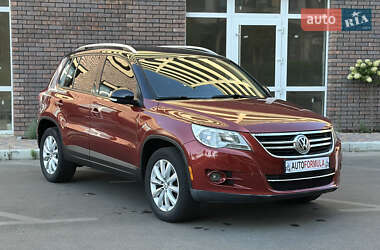 Volkswagen Tiguan  2010