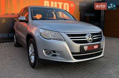 Volkswagen Tiguan  2010