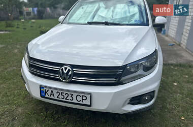 Volkswagen Tiguan  2012