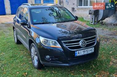 Volkswagen Tiguan  2011