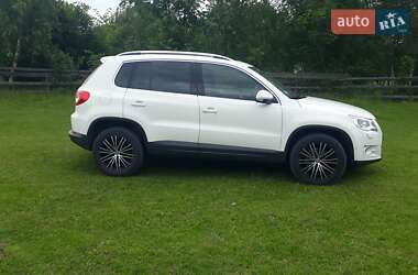 Volkswagen Tiguan  2010