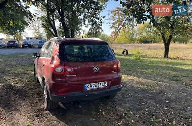 Volkswagen Tiguan  2010
