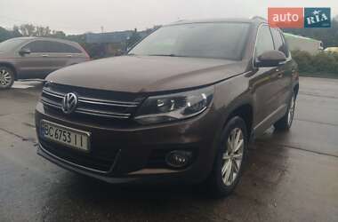 Volkswagen Tiguan  2011