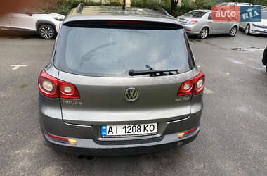Volkswagen Tiguan  2008