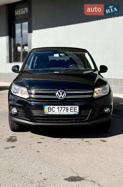 Volkswagen Tiguan  2012