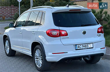Volkswagen Tiguan  2010