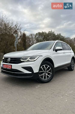 Volkswagen Tiguan  2021