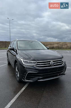 Volkswagen Tiguan  2022