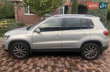 Volkswagen Tiguan  2012