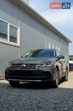Volkswagen Tiguan  2021
