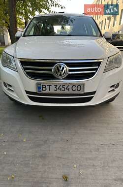 Volkswagen Tiguan  2010