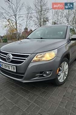 Volkswagen Tiguan  2011