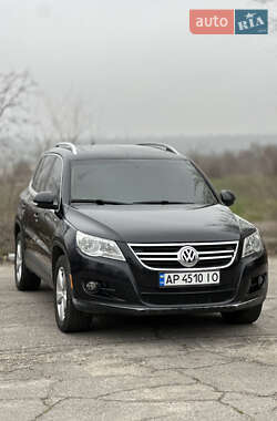 Volkswagen Tiguan  2010