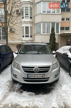 Volkswagen Tiguan  2010