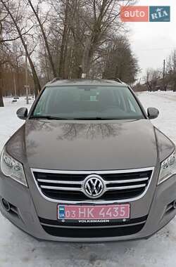 Volkswagen Tiguan  2009