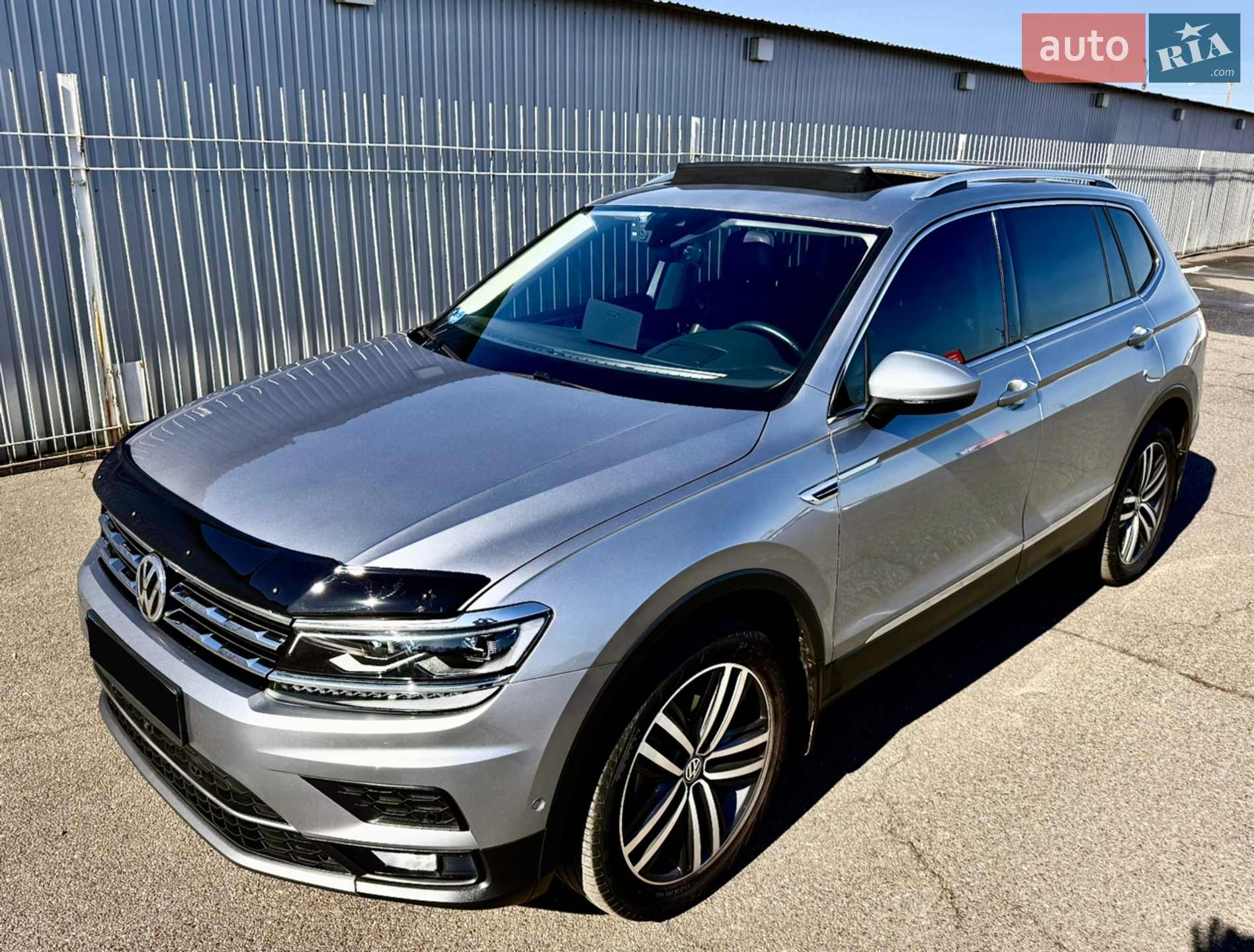 Volkswagen Tiguan 2020 VIN WVGZZZ5NZLM181493 фото оголошення 2 з 44