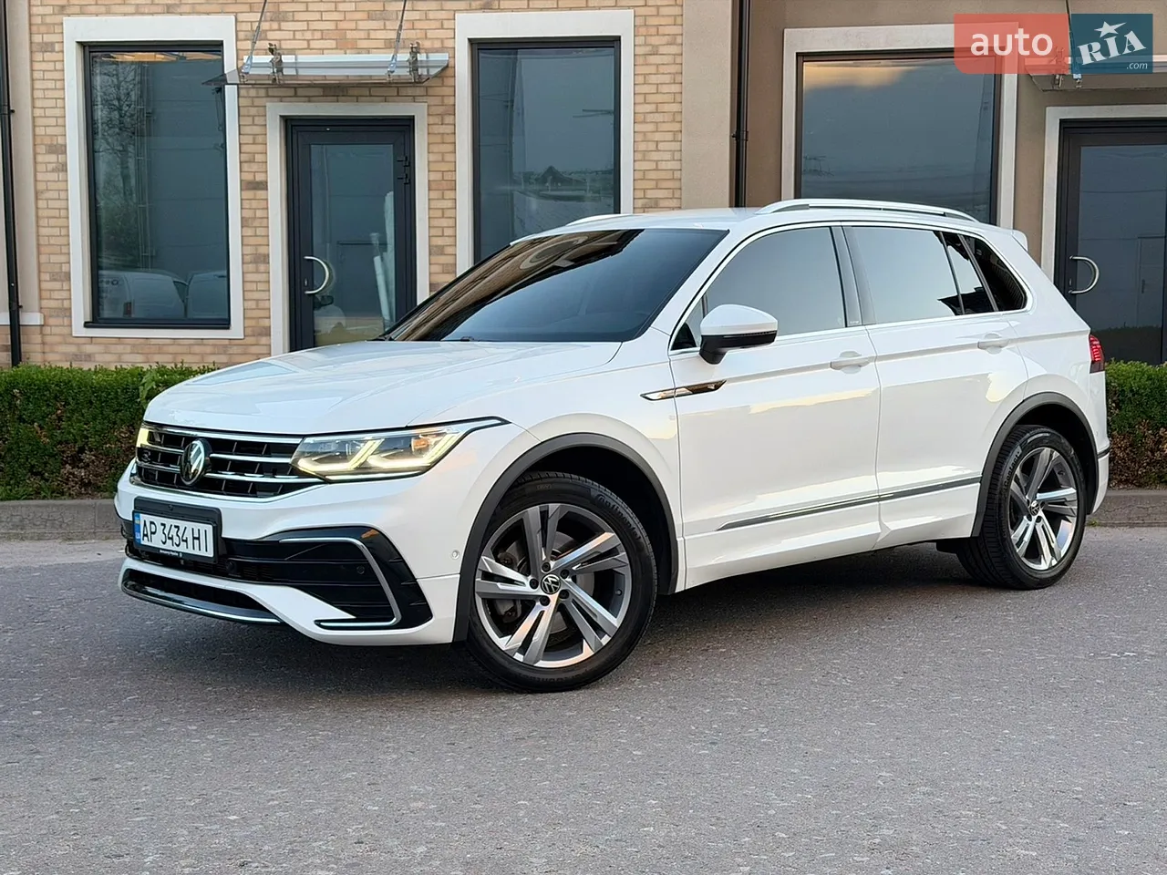 2023 Volkswagen Tiguan - мініатюра 2