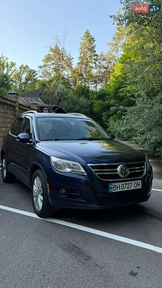 2011 Volkswagen Tiguan - фото 1