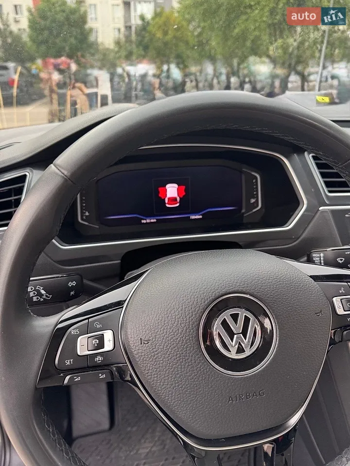2020 Volkswagen Tiguan - фото 1