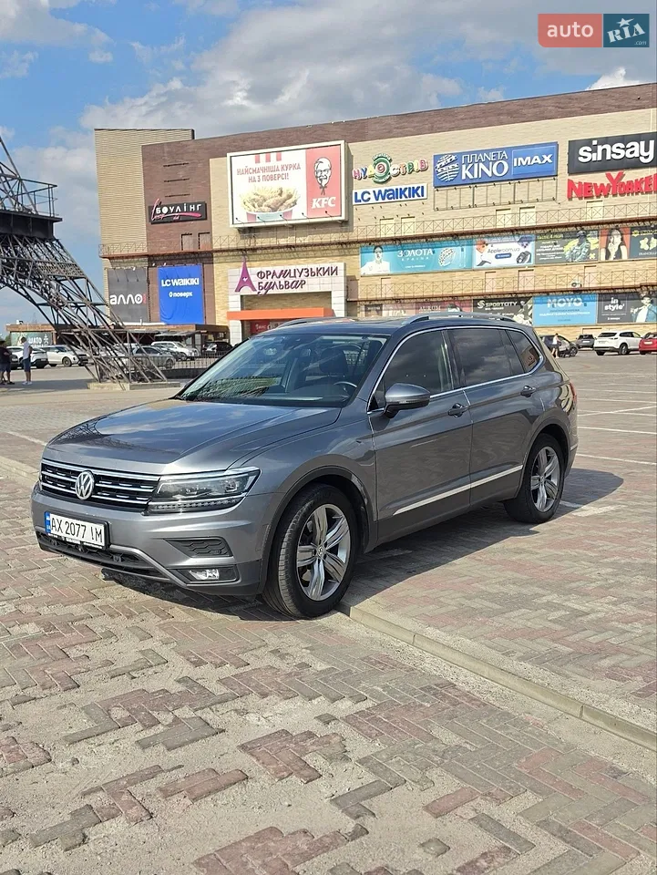2017 Volkswagen Tiguan - фото 1