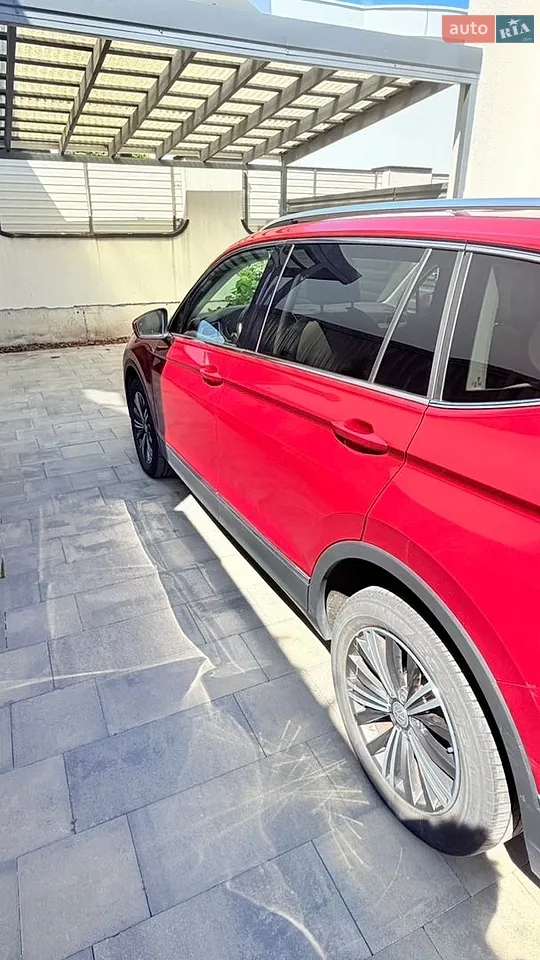 2017 Volkswagen Tiguan - мініатюра 5