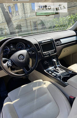 Volkswagen Touareg  2013