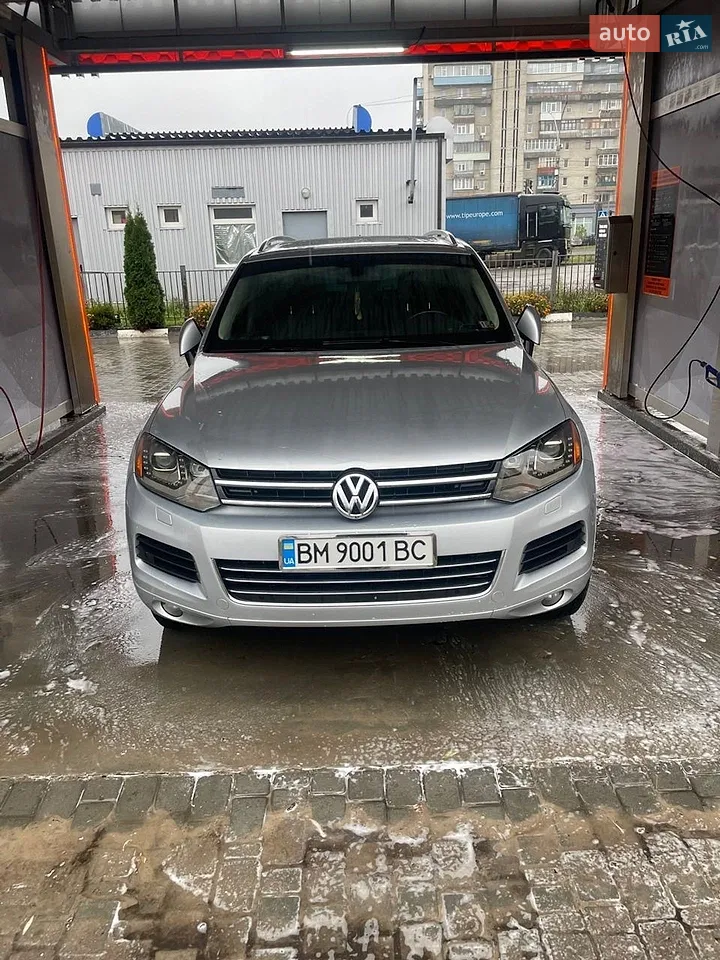 2011 Volkswagen Touareg - мініатюра 2