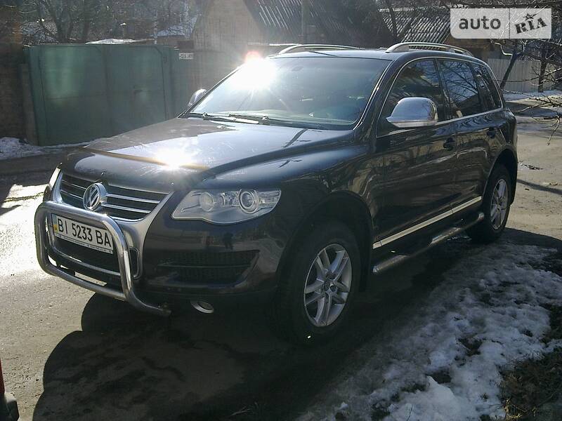 Позашляховик / Кросовер Volkswagen Touareg