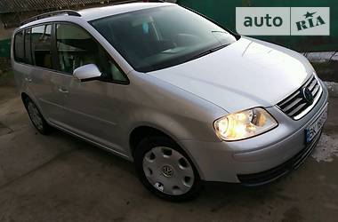 Volkswagen Touran 75кв 104лс 2005