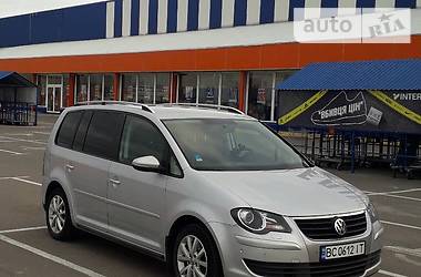 Volkswagen Touran  2010