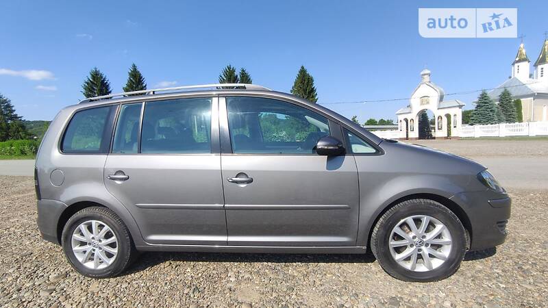 Седан Volkswagen Touran