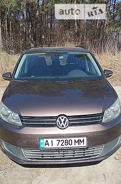 Volkswagen Touran 7  2010