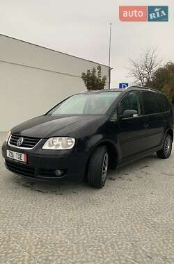 Volkswagen Touran  2004